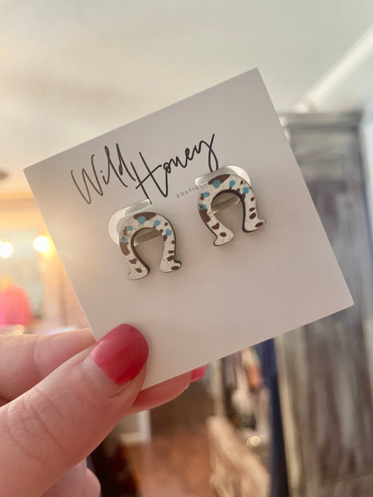 horse shoe earrings